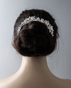 This is the perfect hair accessory for the bride looking for something bright and eye-catching. Wear it as a side piece or back piece to perfect your wedding day style. silver plate components crystal stones on an alligator-style pinch clip 7 inches long and 1.5 inches wide Gold Headpiece, Back Piece, Silver Bling, Bridal Hair Clip, Vintage Inspired Jewelry, Crystal Stones, Bride Look, Bridesmaid Jewelry, Perfect Hair