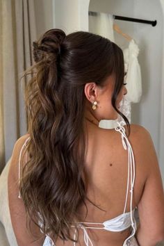 Bun Half Updo Prom Hairstyle Bun, Bun Ideas, Half Bun Hairstyles, Half Updo Hairstyles, Wedding Hair Half, Elegant Bun, Wedding Bun Hairstyles, Prom Hairstyle, Hairstyle Bun