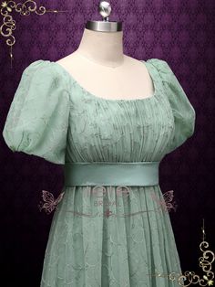 Green Regency Style Empire Dress with Floral Lace JOANNE – ieie Tudor Dress Pattern, Tudor Clothes, Ann Lowe, Ciel Black Butler, Magical Outfits, Regency Dresses, Regency Gown, Fantasy Clothes, Regency Era Fashion