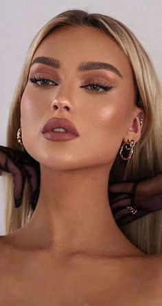 Natural Makeup Inspiration, Fest Smink, Quince Hair, Makeup Contouring, Make Up Designs, Ball Makeup, Wedding Hairstyles And Makeup, Elegantes Makeup