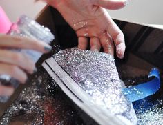 glitter on converse Diy Glitter Sneakers, Sneaker Diy, Glitter Tennis Shoes, Glitter Wallpaper Iphone, Diy Glitter Shoes, White Canvas Shoes