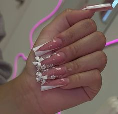 Nail Tech Outfits, Bougie Nails, Acrylic Nail Inspiration, Nail Inspo Pics, Black Acrylic Nail Designs, Extra Nails, Fye Nails, Kitty Nails, Black Acrylic Nails