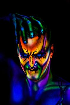 Blacklight Demon Facepaint Blacklight Makeup, Black Light Makeup, Uv Face Paint, Neon Goth, Neon Face Paint, Makeup Neon, Uv Photography, Perspective Room