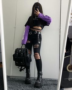 Eres la hermana adoptiva de Enid y tus padres deciden enviarte a Neve… #fanfiction # Fanfiction # amreading # books # wattpad Dangerfield Outfit, Purple Aesthetic Outfit Grunge, Purple Grunge Aesthetic, Purple Grunge, Punk Outfits, Black And Purple