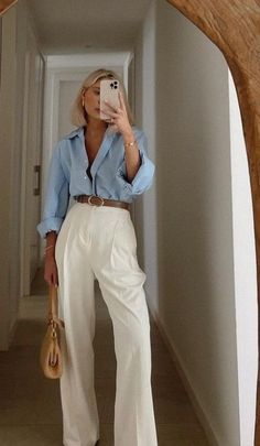 OUTFITS WITH WHITE PANTS FOR WOMEN OVER 50 - valemoods Money Clothes, Chique Outfits, Outfit Chic, Stil Elegant, Classy Work Outfits, Winter Trends, Looks Chic, Mode Inspo