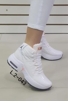 Trending Shoes For Men, Best Sandals For Men, Puma Shoes Women, Dream Sneakers, Casual Shoes Women Sneakers, Nike Shoes Women Fashion, Gents Shoes, Shoes Boots Timberland, White Nike Shoes