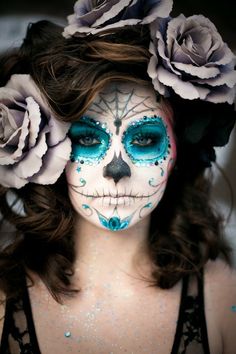 DIY Makeup instructions for Horror or Glamour Makijaż Sugar Skull, Carnaval Make-up, Make Up Diy, Makeup Zombie, Dead Costume, Halloween Sugar Skull, Fantasy Make-up, Skull Face Paint, Sugar Skull Costume