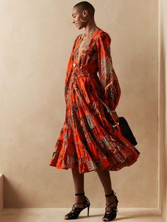 Boho Chic Skirts, Cotton Wrap Dress, Defined Waist, Boho Style Outfits, Naeem Khan, Midi Wrap Dress, Red Floral Dress, Kitenge, Fitted Top