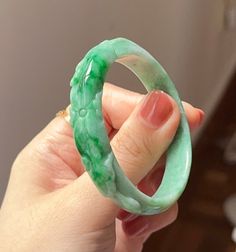 height 11.5mm thickness8mm  weight 191.69ct  diametre 55.5mm * 51mm fits 53mm and below comes with certificate  carving lotus Carved Green Jade Bangle, Green Carved Round Bangle, Oval Bangle, Burmese Jade, Burmese, Type A, Bright Green, Light Green, Beautiful Jewelry