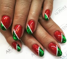 Xmas Nail Art, Xmas Nail, Gold Nail Art, Red Christmas Nails, Christmas Gel, Christmas Sparkle, Holiday Nail Designs, Green Nail Designs, Cute Christmas Nails