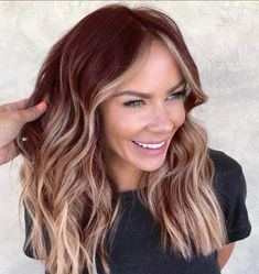 Red Brown Balayage With Money Piece, Red Blonde Color Melt, Reddish Brown Hair With Blonde Money Piece, Red To Blonde Balayage Hair, Hair Color Ideas For Burgundy, Trendy Auburn Hair, Red Brown With Blonde Money Piece, Auburn Roots Blonde Hair Balayage, Auburn Hair Color With Blonde Balayage