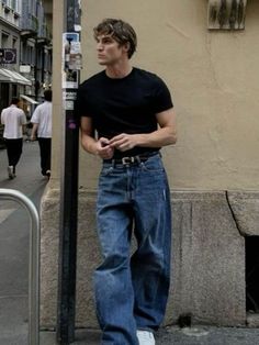 90s Male Models Aesthetic, Black Courdory Pants Outfits Men, Muscular Guy Outfits, 90s Male Style, Men’s Fashion Masculine, Model Off Duty Outfits Men, Casual Men Outfits Streetwear, European Mens Fashion Summer Street Styles, Outfit Vintage Uomo