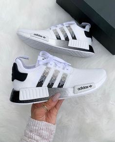 Adidas Girls Shoes, Running Shoes Adidas, Adidas Outfit Women, Adidas Shoes Women, Fresh Shoes, Adidas Girl, Hype Shoes, Adidas Outfit