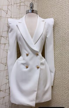 Blazer Outfits Graduation, Vest Dress Outfit Classy, Blazer Dress Aesthetic, Graduation Looks Outfits Classy, Blazer Dress Outfits Classy Chic, Classy Graduation Outfit, Graduation Suits For Women, Grad Outfits