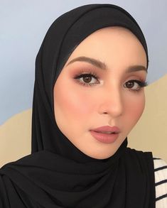 Hijab Wedding Makeup, Softglam Makeup Look Wedding, Korean Makeup Look Ulzzang Asian Beauty, Make Up Bold Hijab, Natural Bold Makeup Looks, Makeup Pengantin Natural, Make Up Lamaran Hijab, Softglam Makeup Looks, Hijab Makeup Natural