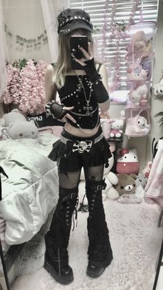 Goth Gyaru Fashion, Goth Alt Outfits, Y2k Scene Outfits, Rokku Gyaru Outfits, Goshikku Gyaru Fashion, Visual Kei Outfit Ideas, Goth Outfits Revealing, Curtain Bangs Medium Hair