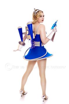 Atom Punk Fashion, Retro Space Outfit, Retro Futurism Outfit, Retro Space Girl, Space Girl Costume, Cheesecake Photography, Outer Space Costume, Styling My Hair