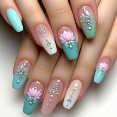 Quick Nail Art, Feather Nails, Eye Nail Art, Art Deco Nails, Elegant Nail Art, Romantic Nails, Fancy Nails Designs, Beauty Nails Design, Nail Art Designs Diy