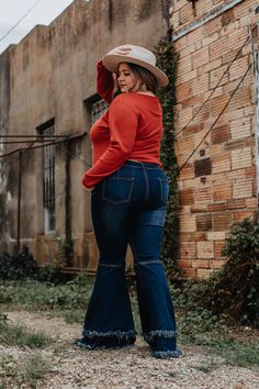 Womens Western Fashion, Women's Plus Size Jeans, Western Boutique, Western Outfits Women, Bottom Jeans, Bell Bottom, Denim Flares, Plus Size Jeans