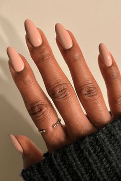 Black Women Manicure, Neutral Nails For Black Women, Nail Colour For Tan Skin, Nails Dark Hands, Nail Color Black Women, Nail Colors Black Women, Manicure Black Women, Almond Nails On Black Women, Nude Nails Brown Skin