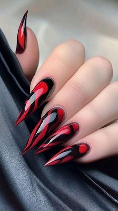 Wwe Nails, Black And Red Nails Ideas, Bold Nail Art, Foil Nail Designs, Beautiful Manicure, Unghie Nail Art, Witchy Nails, Classy Nail Designs, Gothic Nails