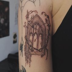 Zapraszam na tatuaże w takim "gotyckim stylu" Gothic Windows Tattoo, Gothic Instagram, Tooth Gap, Tombstone Tattoo, Gap Filler Tattoo, Filler Tattoo, Gothic Window, Tattoo Me