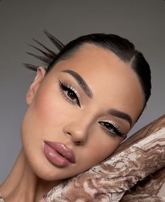 High Contour Makeup, Sultry Bridal Makeup Brown Eyes, Bridesmaid Glam Makeup, Sultry Makeup Looks Brown Eyes, Glam Makeup Looks Dramatic, Brown Eyes Smokey Eye, Sultry Makeup Looks, Bridesmaids Makeup, Make Up Designs