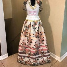 Ribbon Skirt Outfit, Ribbon Skirts Ideas, Graduation Regalia, Native American Inspired Fashion, Powwow Outfits, Ribbon Shirts, Native American Dress, Traditional Skirts