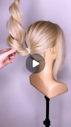 Easy Hair Up, Easy Updos For Medium Hair, Easy Updos For Long Hair, Updo Hairstyles Tutorials, Hair Updos Tutorials, Easy Updo Hairstyles, Simple Prom Hair, Easy Hair Updos, Up Dos For Medium Hair