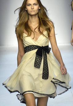 La Perla Spring 2007 La Perla Aesthetic, 2006 Runway Fashion, 2003 Runway Fashion, Chanel 2006 Runway, 2006 Runway, Chanel Spring 2006 Couture, Fashion Through The Decades, Casual Work Outfits Women