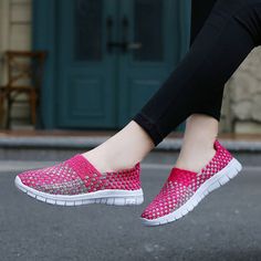 Upper material: mesh surface Sole Material: Rubber Heel shape: wedge heel Inner material: mesh Sole craft: adhesive shoes Insole material: textile Posture Correction, Woman Weaving, Casual Flat Shoes, Shoe Insoles, Comfortable Flats, Casual Flats, Rubber Heels, Sports Shoes, Flat Shoes