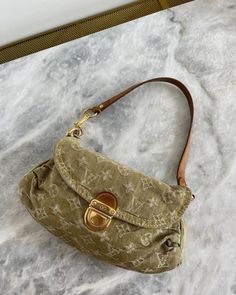 00s Mode, Sac Louis Vuitton, Vintage Designer Bags, Luxury Bags Collection, Haikou, Dior Vintage, Girly Bags, Fancy Bags, Pretty Bags