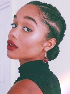 Afro bun hairstyle ideas | Hairstyle tutorial ideas Braided Bun Styles, Curls Hair, Bun Styles, Greasy Hair Hairstyles, Braided Bun, Cornrow