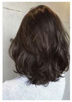 Layered medium cut Hair Longer In Back, Layer Haircut For Short Hair Straight, Womens Haircuts For Straight Hair, Shoulder Length Rounded Layers, Short Hair Layers Thick Hair, Butterfly Layers Haircut Medium Length, Long Vs Mid Length Hair, Medium Short Hair With Layers And Curtain Bangs, Short Layers Medium Length Straight