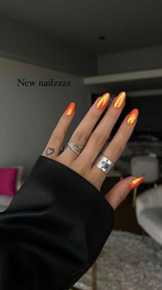 Bold Color Nails, Neon Green Chrome Nails, Nail Inspo Basic, Chrome Summer Nails, Summer Chrome Nails, Chrome Colors, Chrome Manicure, White Chrome Nails, Blue Chrome Nails