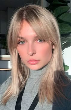 Soft Curtain Bangs Straight Hair, Curtain Bangs Straight Hair Round Face, Wispy Curtain Bangs Blonde, Stylish Bangs, Hair Cut Thinner Hair Long, 70s Haircuts Straight Hair, Bad Curtain Bangs, Curtain Bangs Flat Hair, Curtain Bangs Unstyled Straight Hair