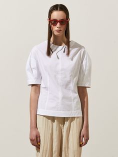 Fitted Cotton Top For Work, Classic White Puff Sleeve Top For Work, Elegant White Cotton Puff Sleeve Top, Cotton Fitted Puff Sleeve Top, Classic Cotton Puff Sleeve Top For Work, Modern Puff Sleeve Tops For Spring, Classic Cotton Puff Sleeve Top For Daywear, White Classic Puff Sleeve Top For Spring, Modern Cotton Tops For Daywear