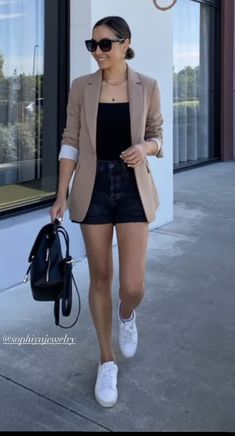 Outfits Faldas, Outfit 2023, Denim Jacket Outfit, Outfits Verano, Blazer And Shorts, Business Attire, Fall Winter Outfits, Fashion Classy, Moda Casual