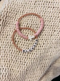 The Rose Gold Set💖 This beautiful set is so dainty and feminine! Gold Set, The Rose, Portland, Jewelry Bracelets, Beaded Bracelets, Rose Gold, Ships, Pink, Gold