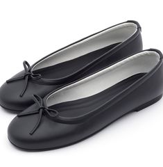 The Ballet Flat in Black – von Holzhausen Best Ballet Flats, Ashley Brown, French Girl Chic, Low Waist Jeans, Girls Heels, The Ballet, Shoe Inspiration, Tumblr Fashion, Black Ballet Flats