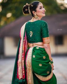 Maharashtrian Style Saree Draping, Maharashtrian Wedding Decoration, Nauvari Saree Blouse Back Neck Design, Nauvari Saree Look, Paithani Blouse Designs, Traditional Saree Look, Back Blouse Designs, Blouse Designs For Saree, Blouse Designs For Back