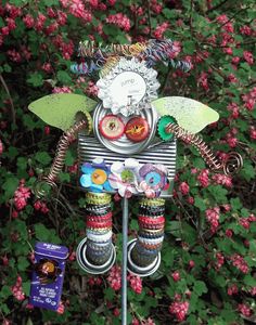 Upcycle Wood, Recycle Projects, Junk Garden, Garden Goddess, Recycled Garden Art, Junk Yard, Garden Junk, Recycled Garden, Metal Sculptures