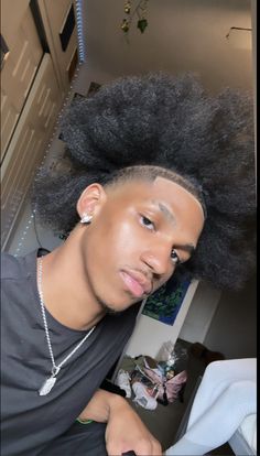 Taper Dreadlocks, Tapered Hairline Dreads, Black Male Hairstyles Long, Tapered Hairline, Freeform Dreads Taper, Long Black Male Hairstyles, Taper Fade Long Hair, Taper Fade Afro, Black Hair Fade