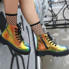 Camping Boots, Rave Shoes, Doc Martens Style, Doc Martens Boots, Boots Combat, Army Boots, Festival Camping, Womens Combat Boots, Punk Rave