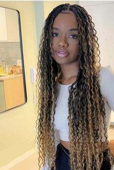 Black Brown And Blonde Goddess Braids, Blonde Highlight Boho Braids, Braids 1b/30, 2t1b/30 Braids, 1b/4/30 Braids, Pony Braids, Braiding Hair Colors, Latest Braided Hairstyles, Hair Color Plum