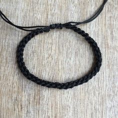 Black Waxed Cord Bracelets For Beach, Festival Braided Bracelets With Sliding Knot, Casual Black Handmade Anklets, Handmade Adjustable Black Anklet, Black Braided Bracelet With Adjustable Cord For Beach, Anklet Macrame, Macrame Anklet, Black Anklet, Paracord Bracelet Patterns