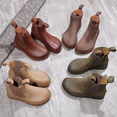 Duckfeet Shoes, Womens Short Boots, Retro Chelsea, Boots For Short Women, Barefoot Shoes, Leather Chelsea Boots, Mode Inspo, Short Boots, Cute Shoes