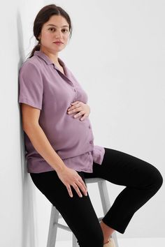 The material of these shirts is very nice. #shirt #maternity Maternity Button Down Shirt, Notch Collar Shirt, Maternity Styles, Gap Maternity, Classic Style Outfits, Maternity Shirt, Linen Tee, Flannel Tops, Gap Fit