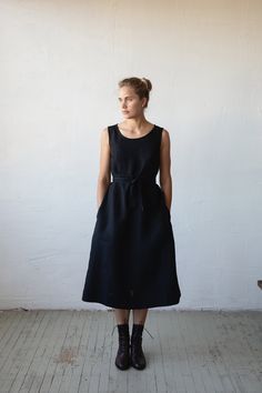 Sleeveless dress is made from 100% soft and washed linen. Details: - Colour: Black - Composition: 100% Oeko-Tex certified linen - A line style - Pockets - Linen belt included - Medium weight linen - Linen care: machine wash gentle; tumble dry low, ironing optional - The price is for one dress, other pictured items are not included Linen Belt, Linen Pinafore Dress, Pink Linen Dress, Kimono Style Dress, Mode Kimono, Sleeveless Linen Dress, Black Linen Dress, Flattering Dress, Linen Midi Dress