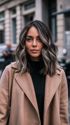 Shoulder Length Hair Balayage, Blonde Highlights On Brown, Blonde Highlights On Brown Hair, Dark Brunette Balayage, Brown Hair Color Chart, Balayage Hair Blonde Medium, Short Hair Dos, Highlights On Brown Hair, Subtle Blonde Highlights